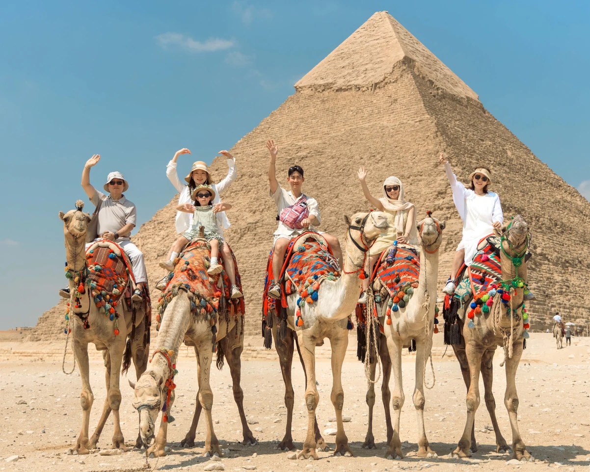 Famous lady in The pyramids of Giza with iEgypt travels